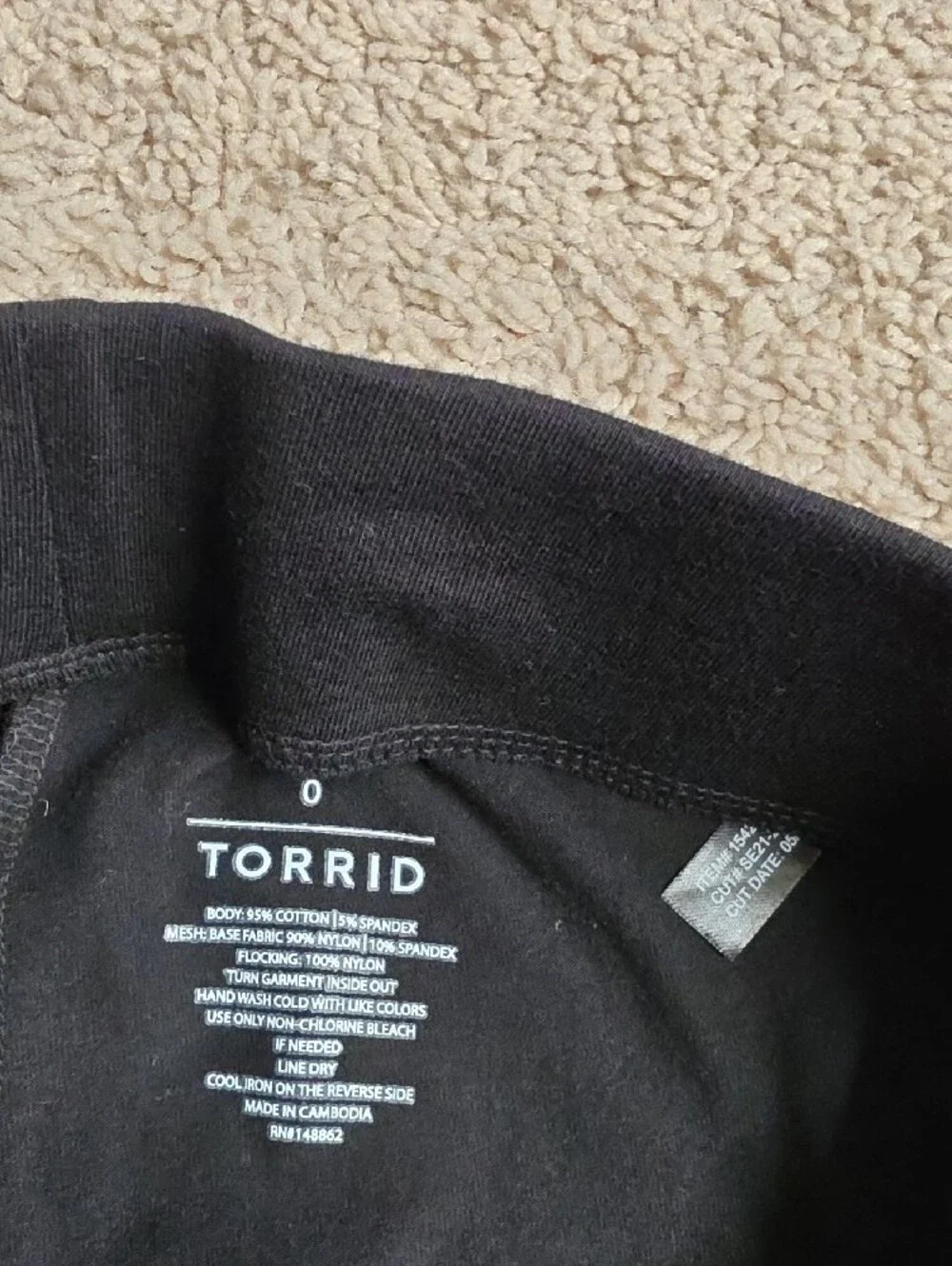 torrid Black Spiderweb Pattern Leggings Sz 0 L 12 - Picture 6 of 6
